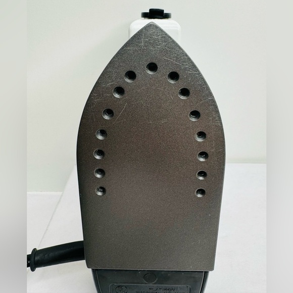 Proctor Silex Mini Steam/Dry Travel Electric Iron‎ Dual Voltage I-2565A; Compact - Picture 12 of 16